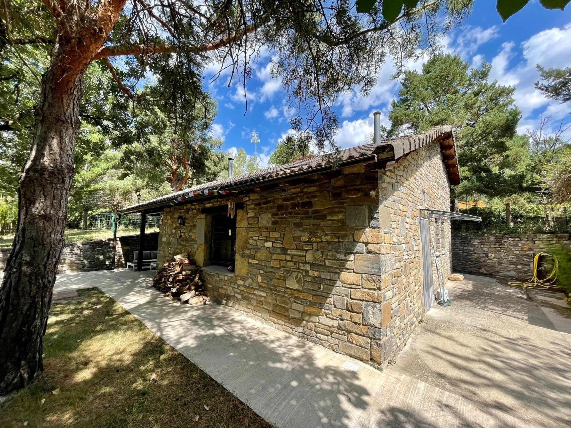 Вилла Chalet Del Roble Бьескас Экстерьер фото